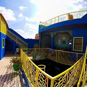 2* Отель Medina